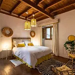 Casa Bernarda With Heated Pool 펜션 *