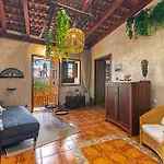 펜션 Casa Bernarda With Heated Pool *