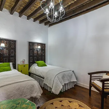 Hébergement de vacances Casa Bernarda With Heated Pool *